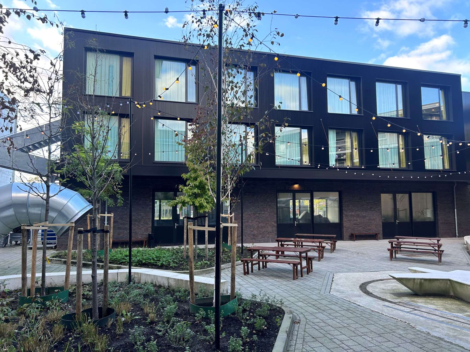 Buitenaanzicht MOLOKO achter VOOR SITE